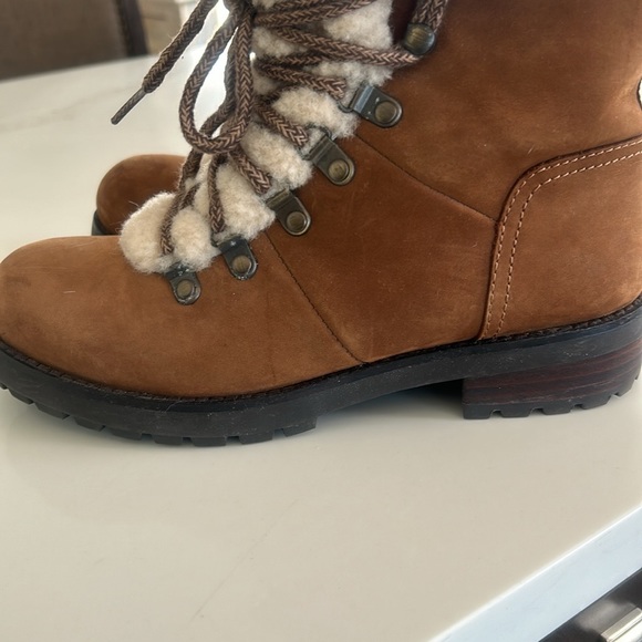 UGG boots - Picture 6 of 11